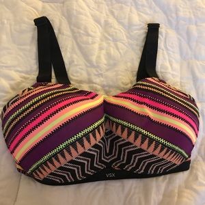 Fun printed VS sports bra.